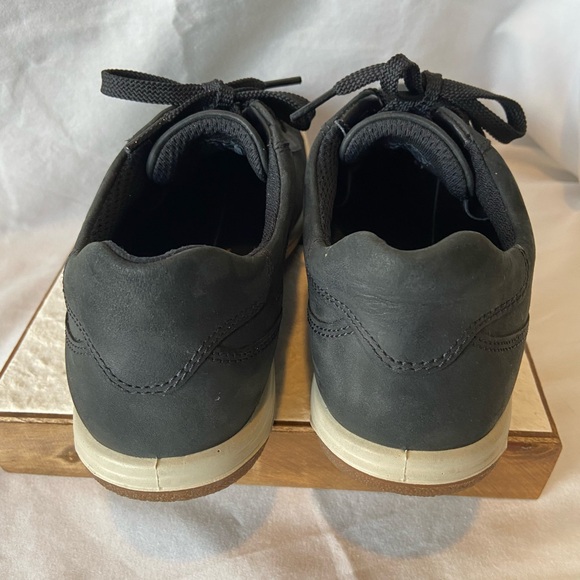 Ecco Hydromax Danish Design Black Leather Athletic Shoe Low-Top US 6-6.5. EU 37 - Picture 4 of 10